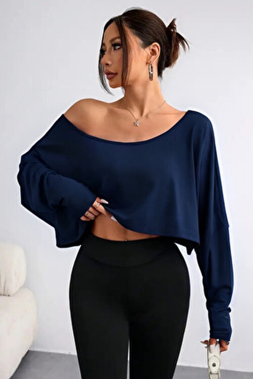 Tarz Cool Lacivert Kadın Oversize Düşük Omuz Kayık Yaka Pamuklu Uzun Kollu Crop T-Shirt görsel 2