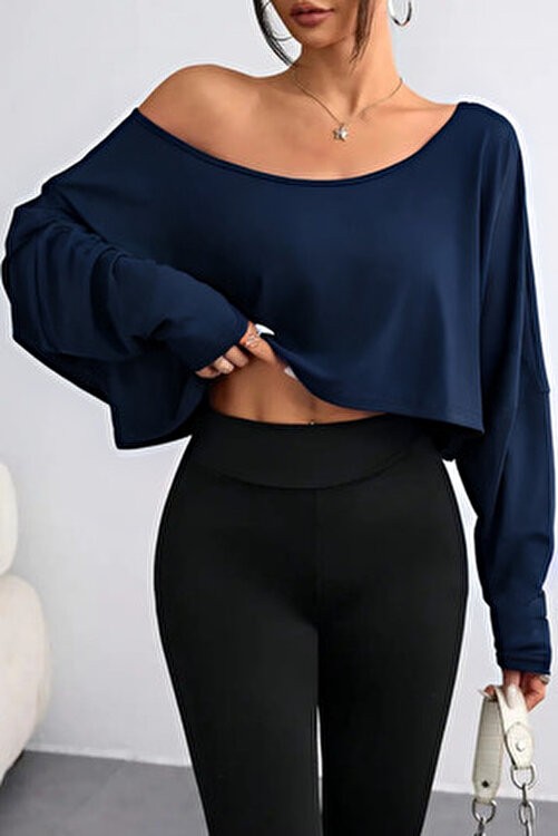 Tarz Cool Lacivert Kadın Oversize Düşük Omuz Kayık Yaka Pamuklu Uzun Kollu Crop T-Shirt görsel 3