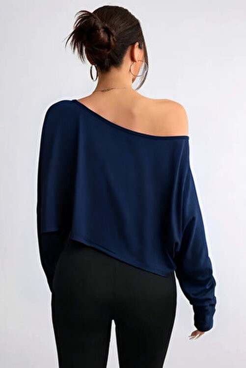 Tarz Cool Lacivert Kadın Oversize Düşük Omuz Kayık Yaka Pamuklu Uzun Kollu Crop T-Shirt görsel 5