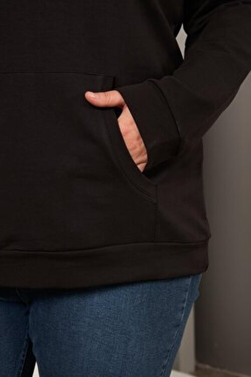 Rmg Kapşonlu Büyük Beden Siyah Sweatshirt Kadın Düşük Kol ve Kanguru Cep Özellikleriyle görsel 3