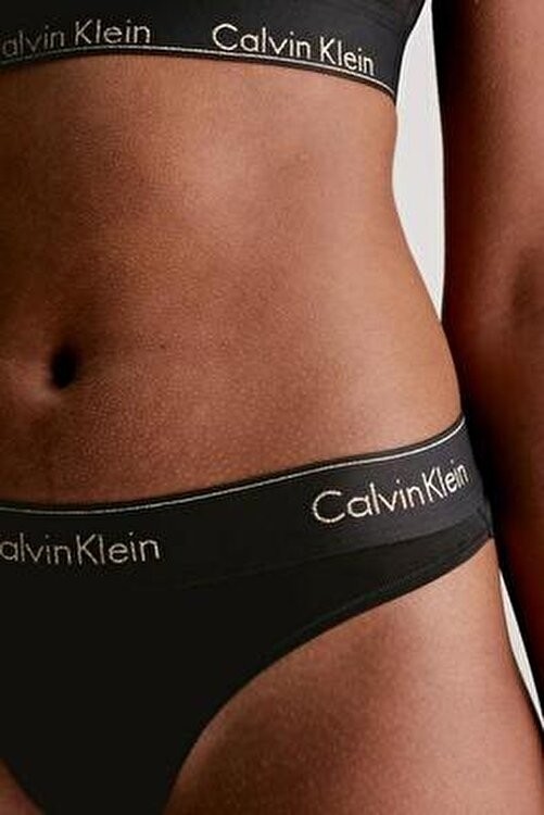 Calvin Klein Kadın Elastik Bantlı Sütyen ve Külot Seti Siyah Düz Desenli Bralet Konforlu Tasarım 000QF7453E görsel 4