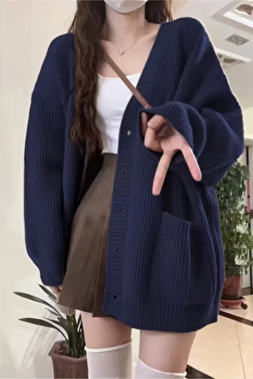Tarz Cool Kadın Oversize Cepli Düğmeli V Yaka Triko Hırka
