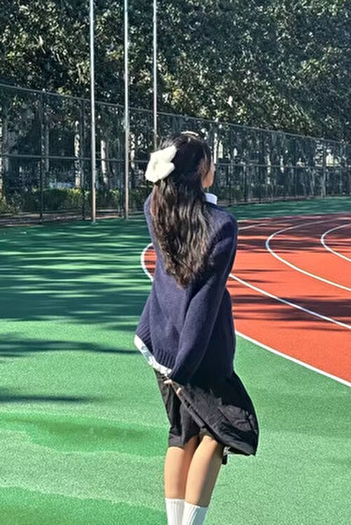 Tarz Cool Kadın Oversize Cepli Düğmeli V Yaka Triko Hırka görsel 4