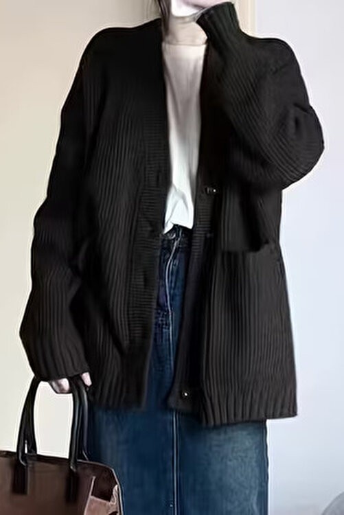 Tarz Cool Kadın Oversize Cepli Düğmeli V Yaka Triko Hırka görsel 8