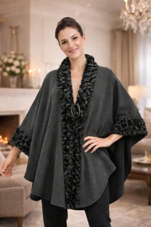 Fresh Moda Kadın Kürk Detaylı Geniş Kalıp Dökümlü Panço görsel 2
