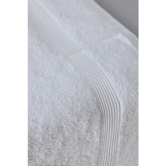 Serviette De Bain Enfant 75x150 Cm - Velours Imprimé Magical Mauve - Doux Et Absorbant