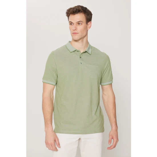 AC&Co / Altınyıldız Classics Erkek Çekmeyen Pamuklu Kumaş Regular Fit Rahat Kesim Yeşil Kıvrılmaz Polo Yaka Cepli Tişört