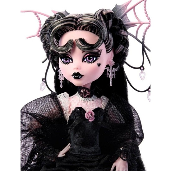 Escoines Koleksiyon Monster High Draculaura Vampire Heart Doll In ...