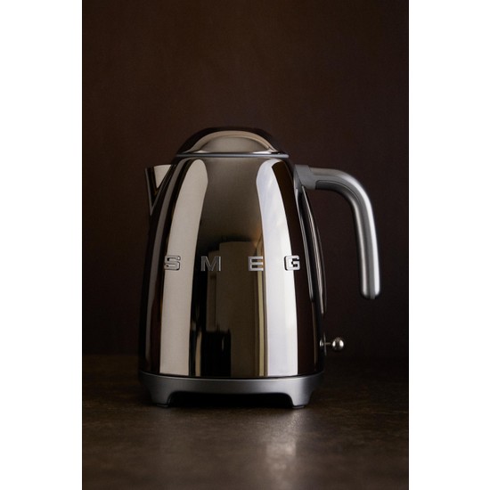 Smeg 50's Style Retro Mirror Steel Çelik Kettle 1,7 lt Gizli Rezistanslı Otomatik Kapanma KLF03SSEU
