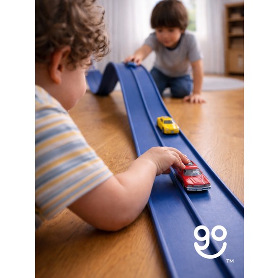 Go Toys Go Track Esnek Yarış-Aksiyon Pisti 4.5 mt - 1:64 Ölçek (Görseldeki Arabalar Temsilidir) Flex Track Mavi