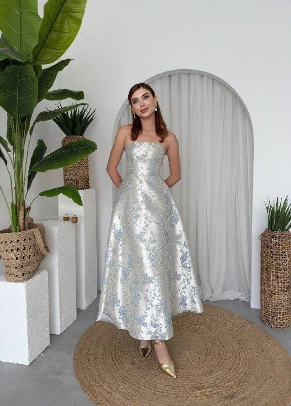 Moda Durağı Saten Jakarlı Tasarım Kloş Straplez Elbise Mavi görsel 2