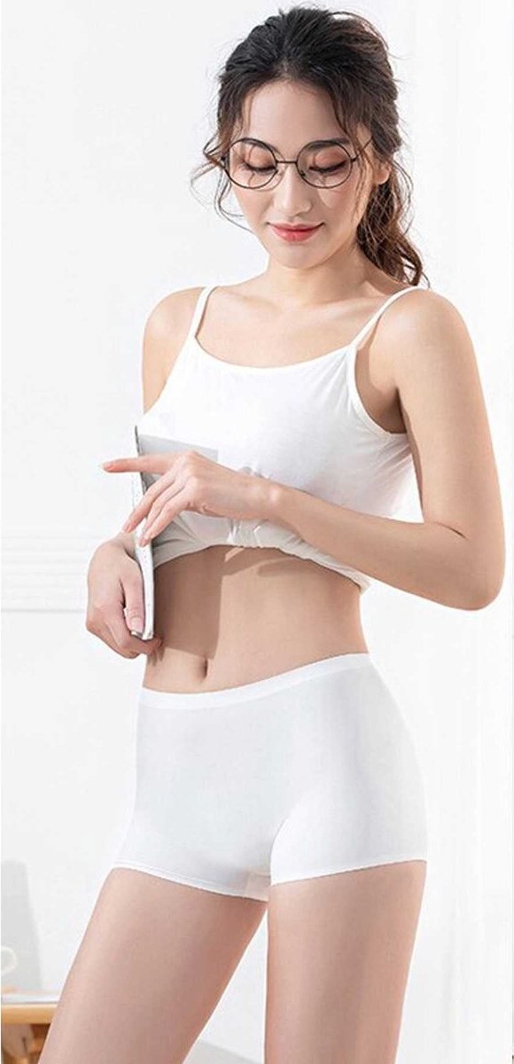 Sungur's Store Kadın Dikişsiz Görünmez Iz Yapmaz Mini Şort Boxer Beyaz