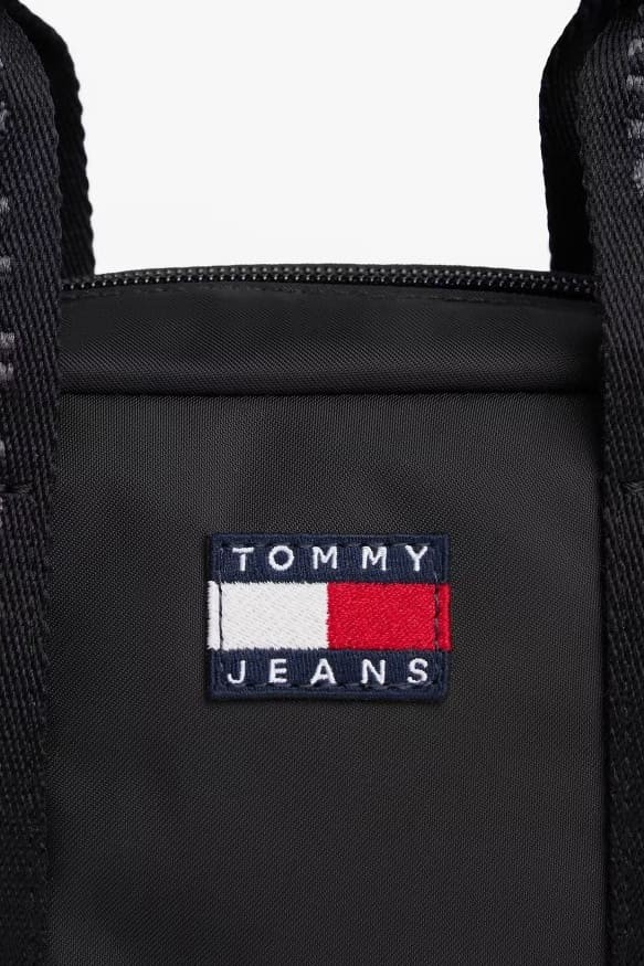 Tommy Hilfiger Kadın Yazılı Askılı Çapraz El Çantası - Siyah görsel 4