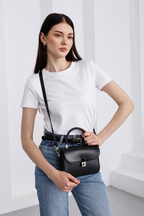 Shule Bags Cobble Small Siyah Çapraz Çanta Suni Deri Şık Tasarım ve Güvenli Klips Kapama görsel 4