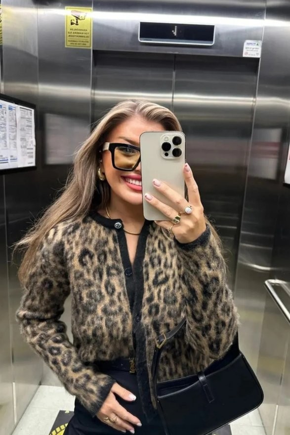 Fresh Moda Leopar Desenli Yumoş Triko Düğmeli Kısa Hırka görsel 3