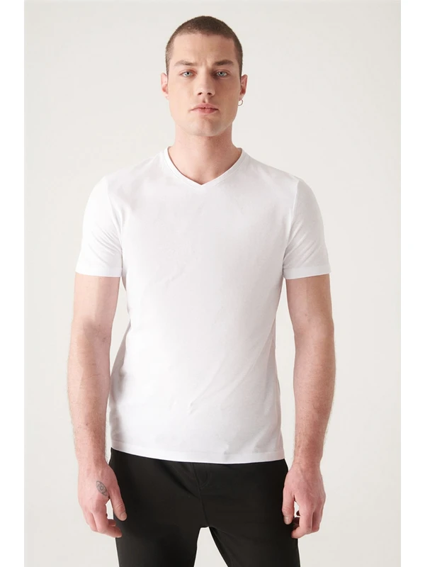 Avva Erkek Beyaz %100 Pamuk V Yaka Regular Fit T-shirt E001001