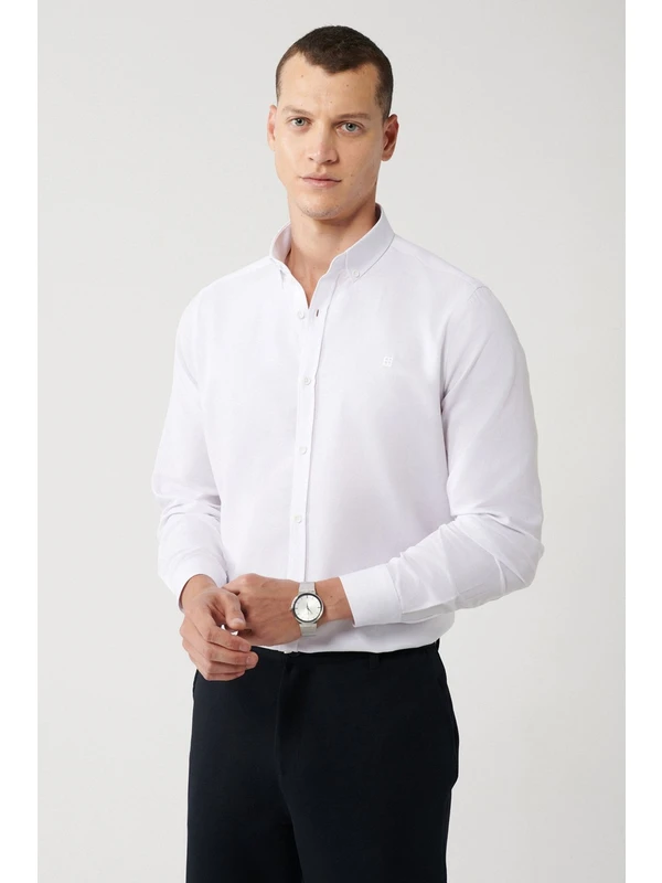 Avva Erkek Beyaz Düğmeli Yaka Kolay Ütülenebilir Oxford Pamuklu Regular Fit Gömlek E002000