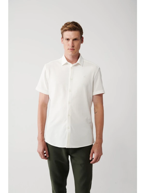 Avva Erkek Beyaz Kolay Ütülenebilir Klasik Yaka Örme Likralı Pamuklu Slim Fit Dar Kesim Kısa Kollu Gömlek E002051