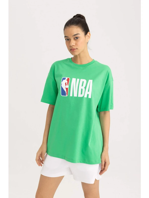 DeFactoFit NBA Wordmark Oversize Fit Bisiklet Yaka Pamuklu Kısa Kollu Tişört X2993AZ24SM