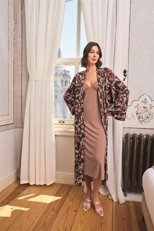 Ang Butik Yaprak Desenli Yırtmaçlı Dantelli ve Dekolteli Büyük Beden Sabahlık Takımı görsel 2