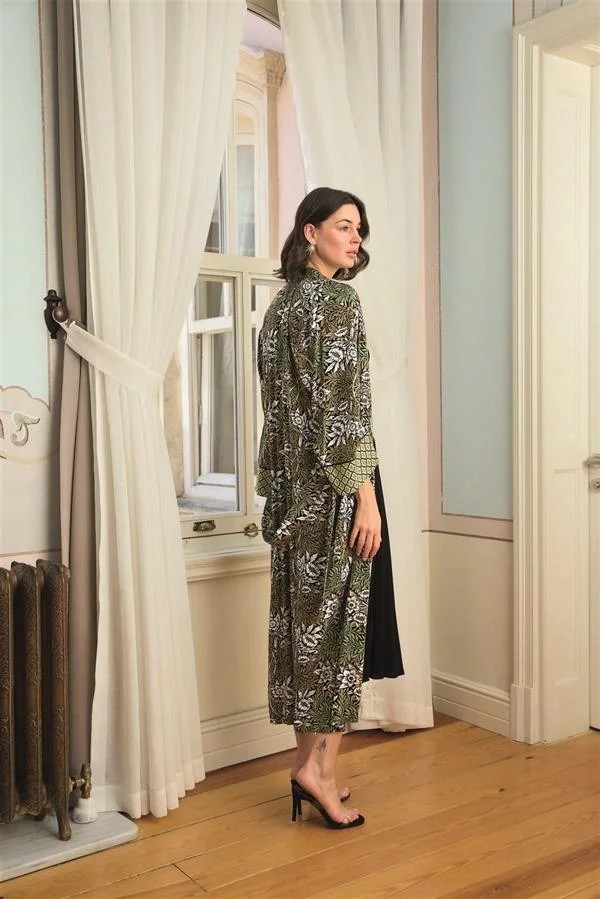 Ang Butik Çiçek Yaprak ve Etnik Desenli Dantelli ve Dekolteli Sabahlık Takımı görsel 8
