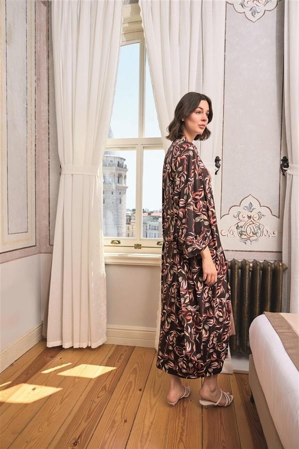 Fantastik Store Arias Closet Yaprak Desenli Yırtmaçlı Dantelli ve Dekolteli Büyük Beden Sabahlık Takımı görsel 5