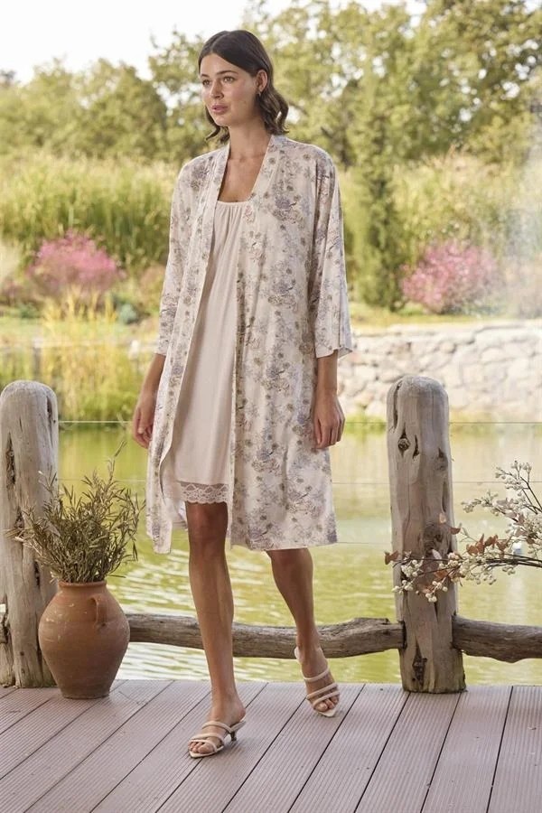 Ang Butik Çiçek Desenli ve Dantelli Sabahlık Takımı