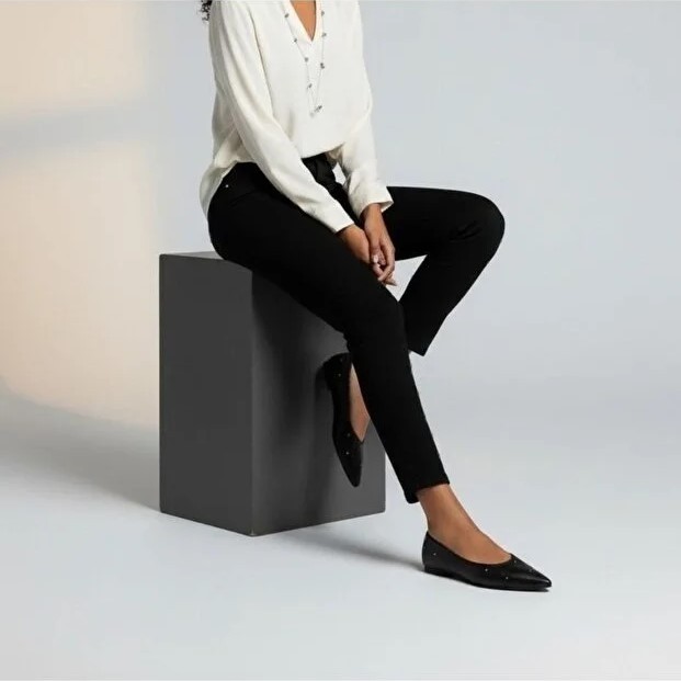 Ne&Ve Shoes Siyah Deri Çapraz Dikiş Detaylı Pimli Kadın Sivri Burun Babet görsel 2