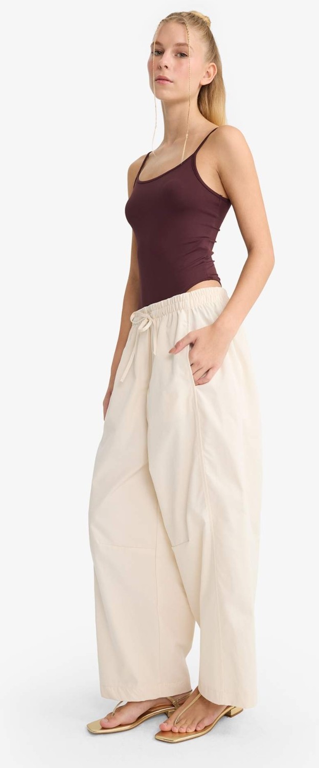 DeFacto %100 Pamuk Barrel Fit Normal Bel Gabardin Pantolon F9660AX25AU görsel 3