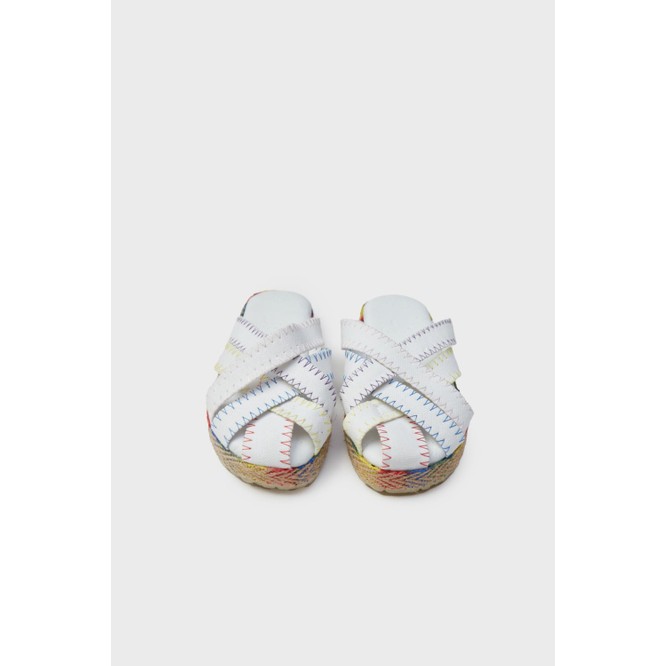 Tyess Bg Store Kız Çocuk Beyaz Terlik Yumuşak Yapısı ile Konfor Sunan Çok Yönlü Kullanım İçin İdeal
