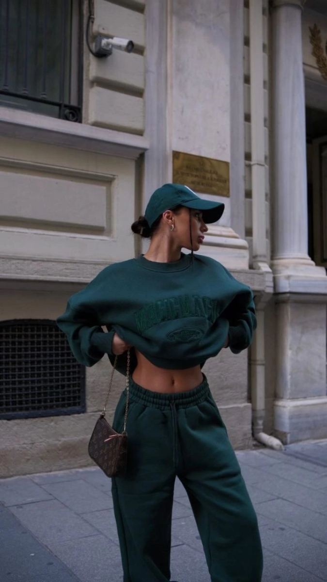 Fantastik Store Kadın Bisiklet Yaka Nakış Işlemeli 3 Iplik Pamuklu Sweat Alt-Üst Takım - Yeşil