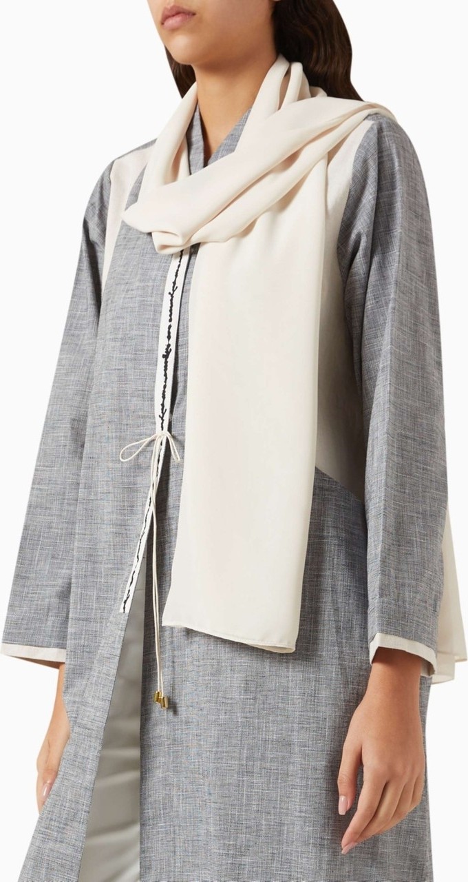 Zah Design Modern Tasarımlarla Şıklığı Yansıtan Pamuklu Bağlamalı Abaya görsel 4