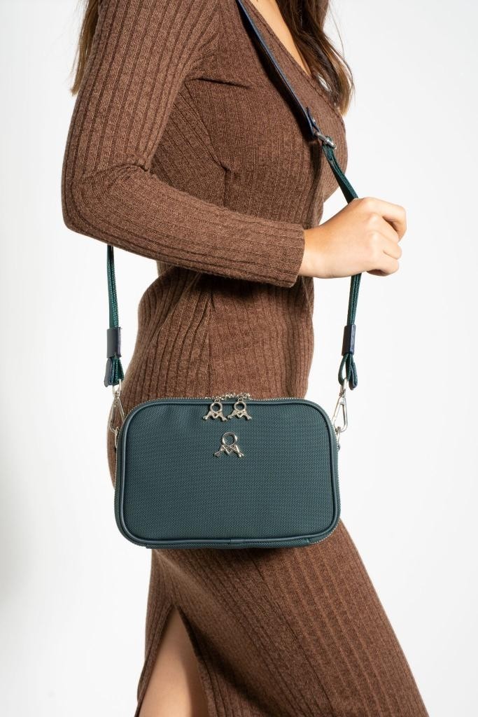 Baginn Çapraz Askılı Kadın Omuz Çantası 25*15 cm Vegan Deri Mega Bag Postacı Çanta Suni Deri