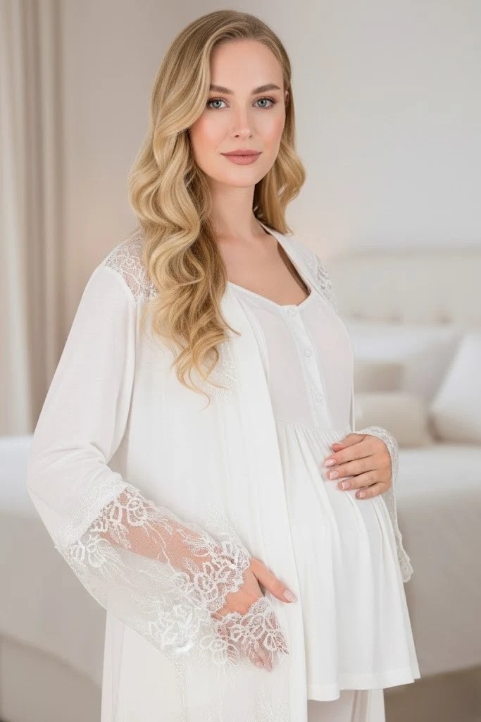 raia Yeni Sezon Pudra Dantel Detaylı Kısa Kol Yazlık Hamile Lohusa Uzun Sabahlıklı Pijama Takımı 3'lü Set görsel 2