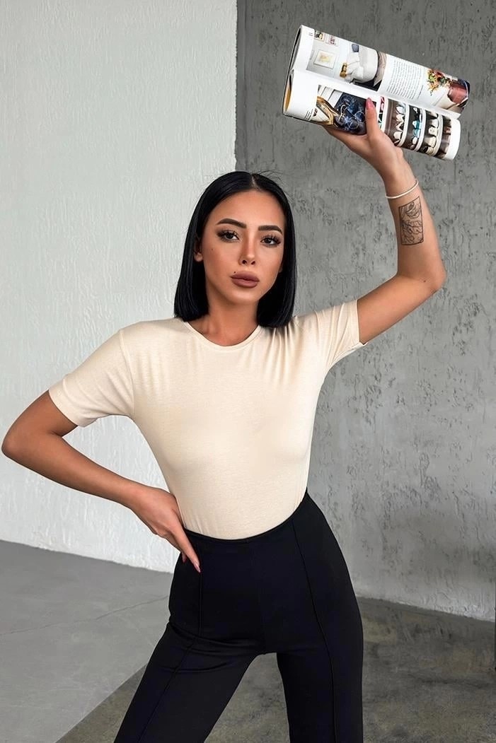 Nemere Rahat ve Şık Kısa Kollu Bisiklet Yaka Likralı Viskon Penye Body Bej görsel 2