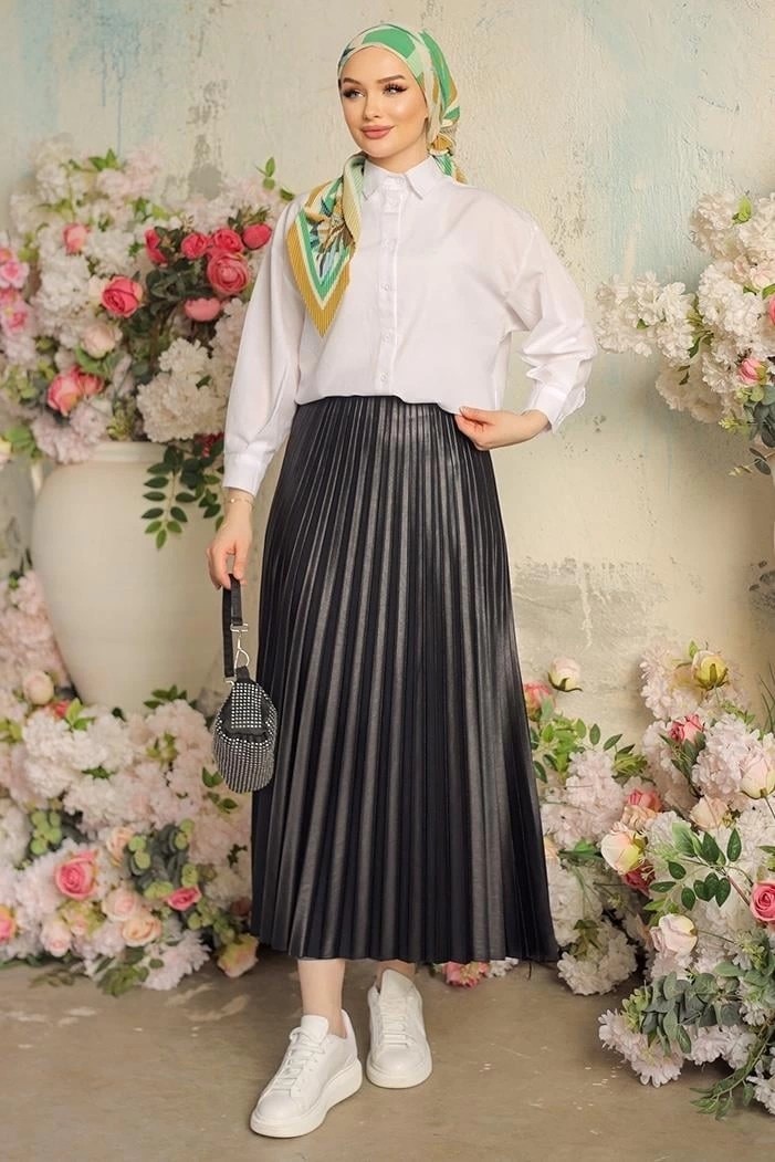Uravas Store Zarif ve Modern Pileli Parlak Krep Gizli Lastikli Siyah Etek görsel 5