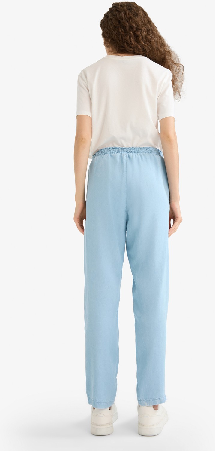 DeFacto Pull On Carrot Fit Yüksek Bel Bilek Boy Akışkan Kumaş Yıkamalı Pantolon D8236AX25SM görsel 6