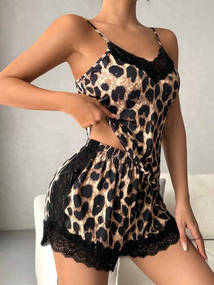 Gazaniga Kadın Siyah Askılı Dantelli Detaylı Gecelik Pijama Şort Takımı Royal görsel 7
