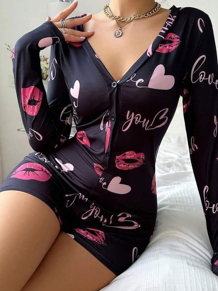 Hobilinka Pamuklu Kırmızı Öpücük ve Kalp Desenli Düğmeli Uzun Kol Tulum Pijama görsel 4