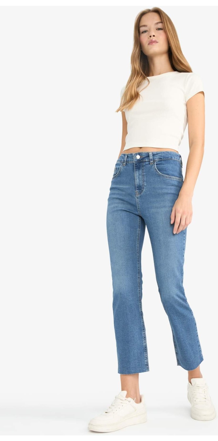 DeFacto Crop Flare Fit Düşük Bel Bilek Boy Jean Yıkamalı Pantolon G2217AX25WN görsel 2
