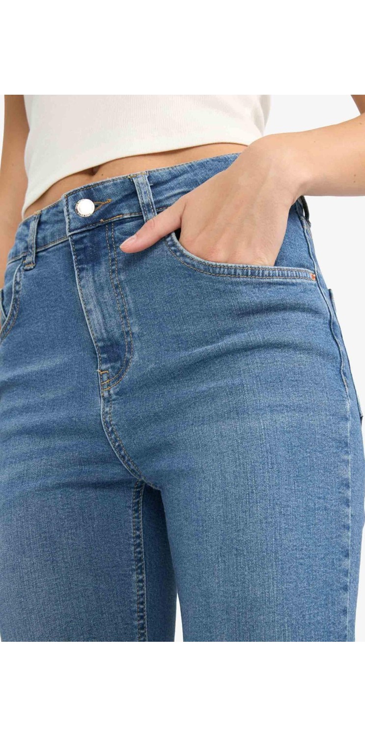 DeFacto Crop Flare Fit Düşük Bel Bilek Boy Jean Yıkamalı Pantolon G2217AX25WN görsel 5