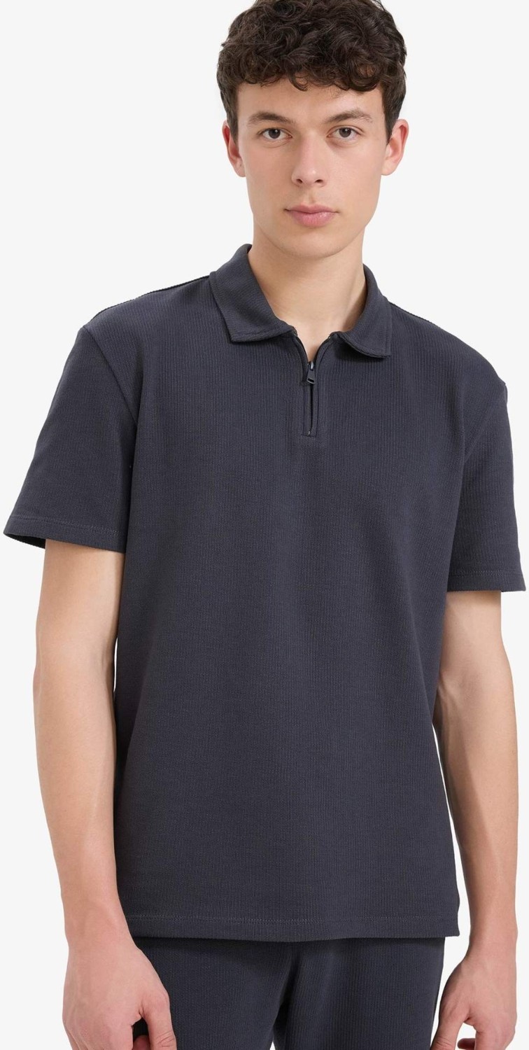 DeFacto Regular Fit Polo Yaka Kısa Kollu Dokulu Tişört E4027AX25SP