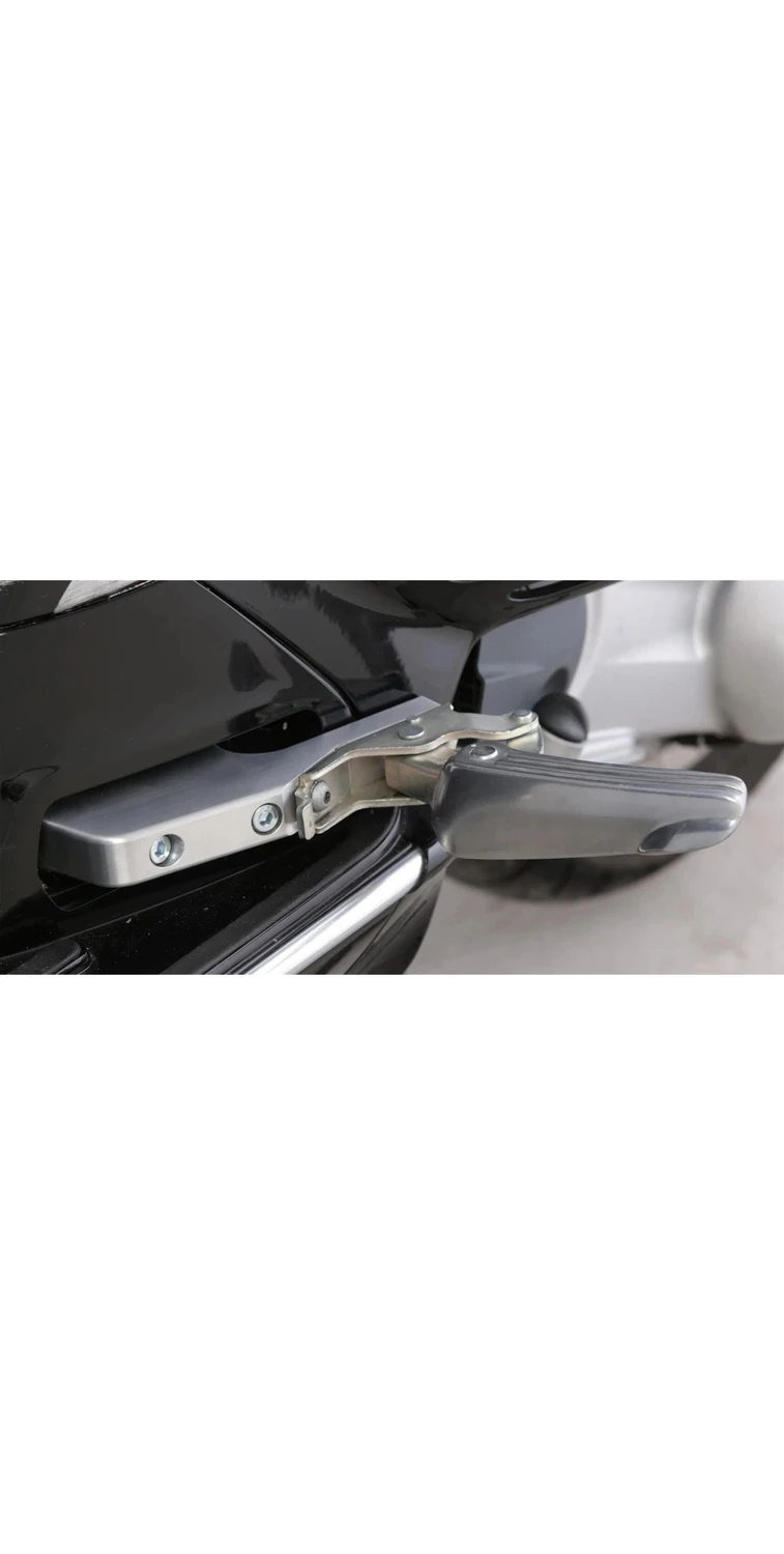 Resim SIP Vespa GTS-GTV Yolcu Ayak Basma Genişletme Aparatı *Parlak Gümüş* / SIP 