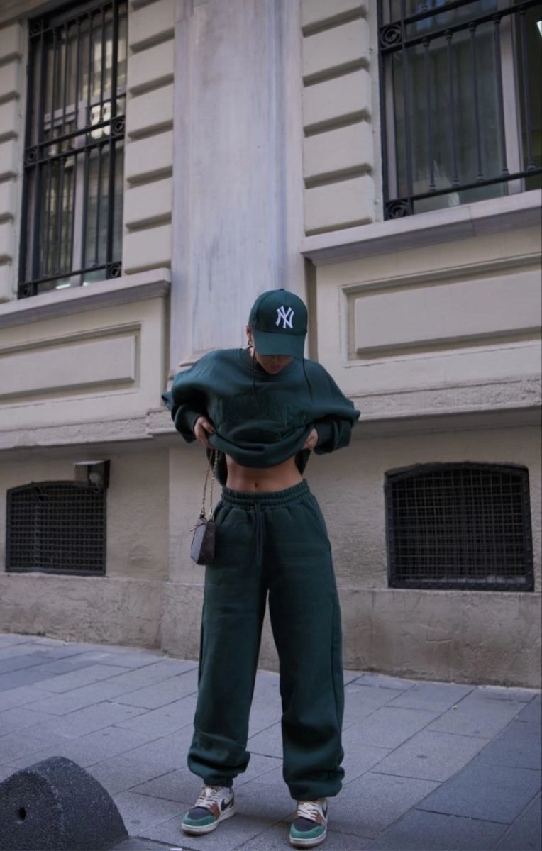 Fantastik Store Kadın Bisiklet Yaka Nakış Işlemeli 3 Iplik Pamuklu Sweat Alt-Üst Takım - Yeşil görsel 2