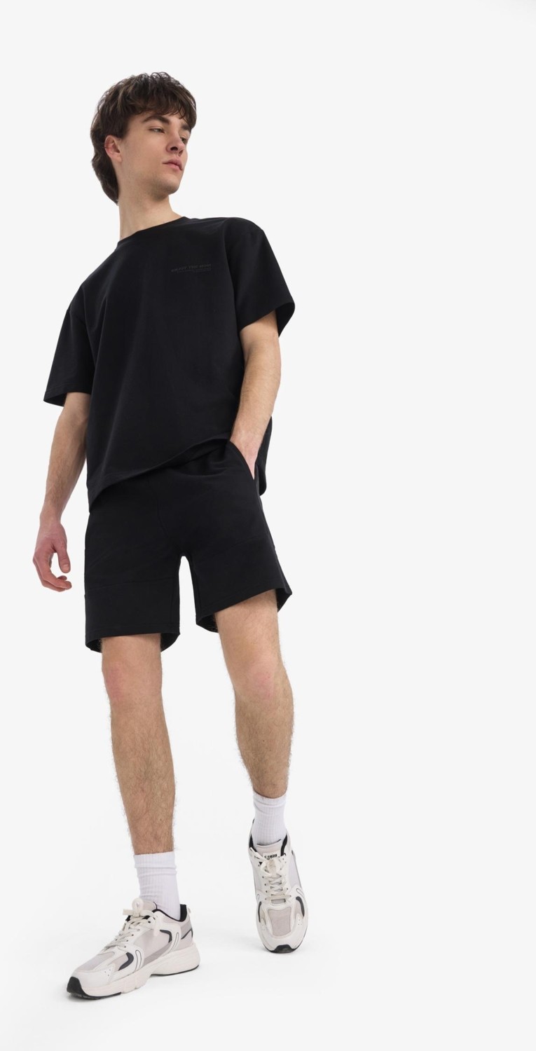 DeFacto Slim Fit Dar Paça Basic Şort B8674AX25SP