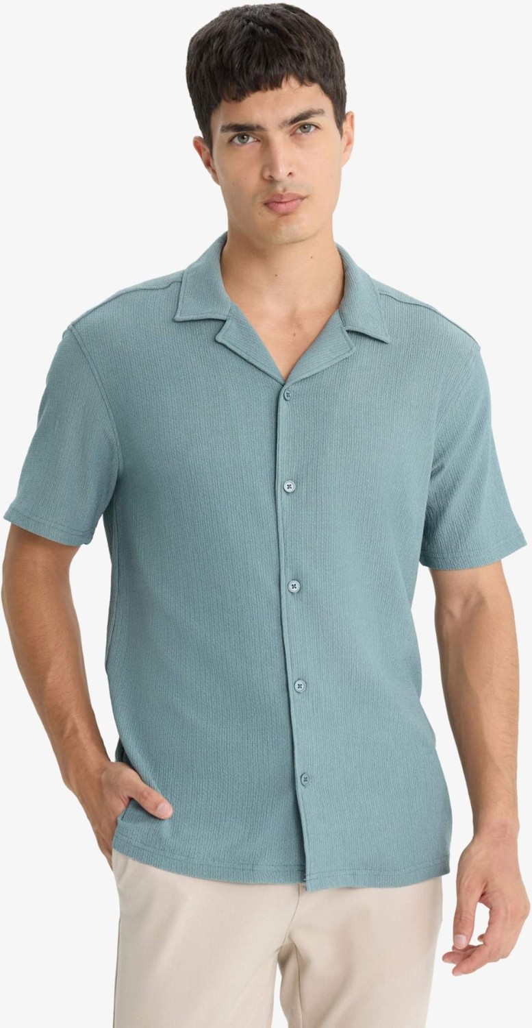 DeFacto Kırışmaz Modern Fit Polo Yaka Dokulu Penye Kısa Kollu Gömlek C4125AX25SM