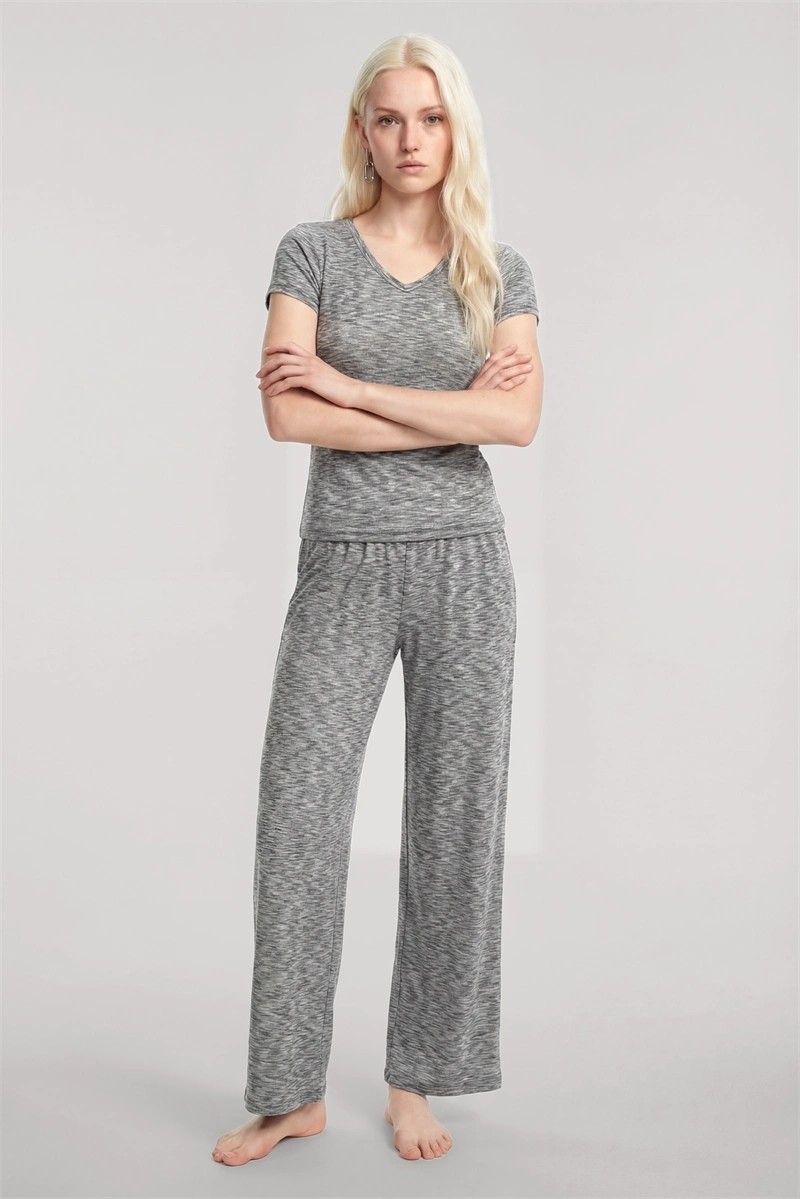 mery Kadın Gri V Yaka Yumuşak Dokulu Pijama Takımı Rahat Günlük Ev Giyim Seti Mery görsel 3