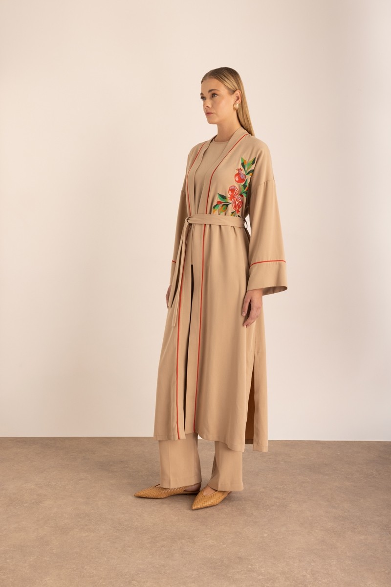Aker Bej Kontrast Biyeli Nakış Detaylı Kuşaklı Tencel Kimono görsel 4