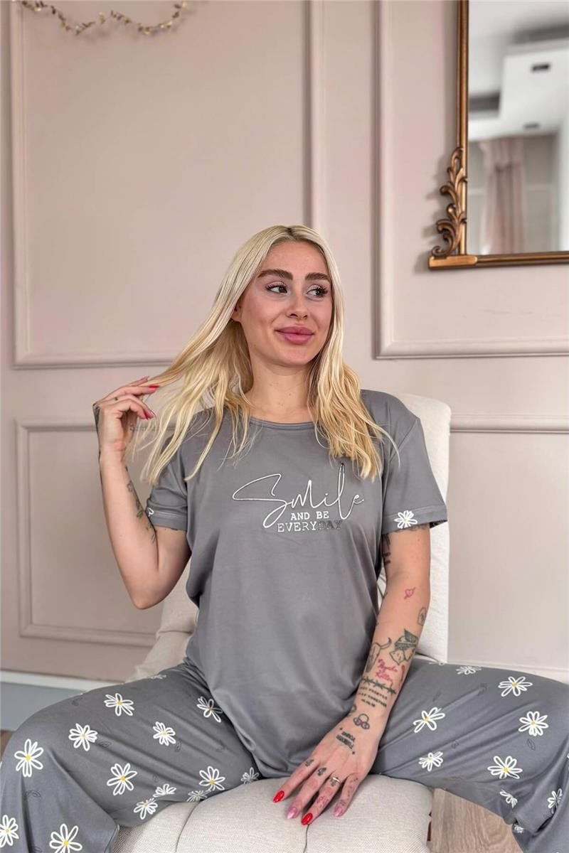 Gri Smile Everyday Desenli Bambu Kısa Kol Kadın Pijama Takımı görsel 3