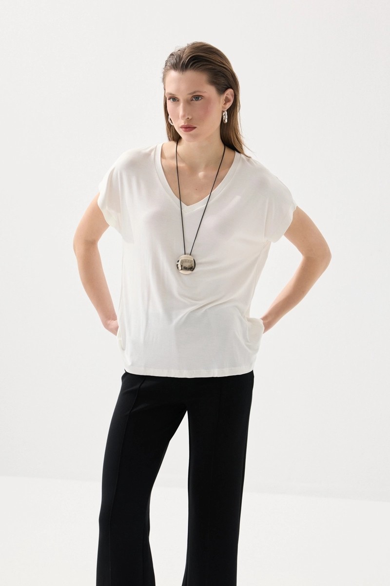 Gusto V Yaka Rahat Kesim Bambu Tshirt - Siyah